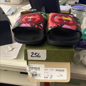 Gucci Black and Pink Floral Sandals
